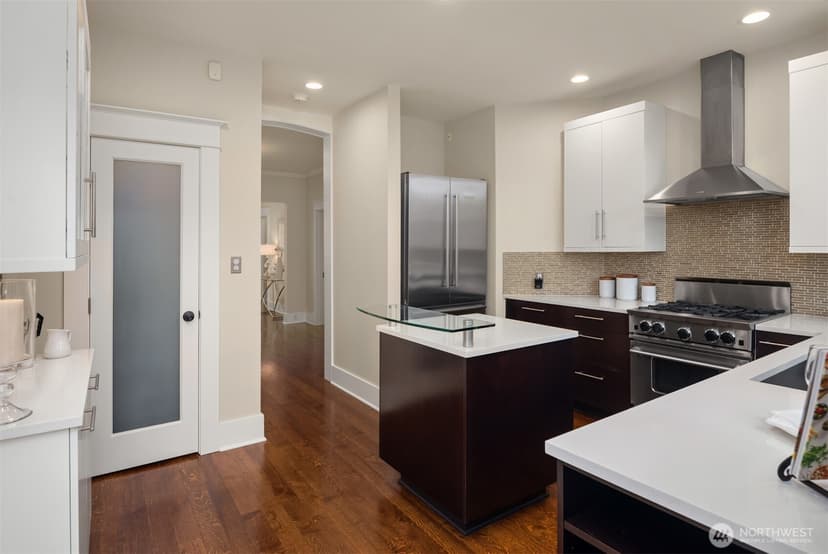 Property photo for 2113 3rd Avenue W, Seattle photo 23