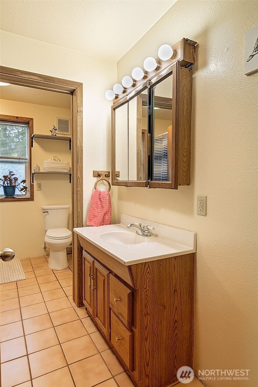 Property photo for 737 Dover Court SE, Ocean Shores photo 22