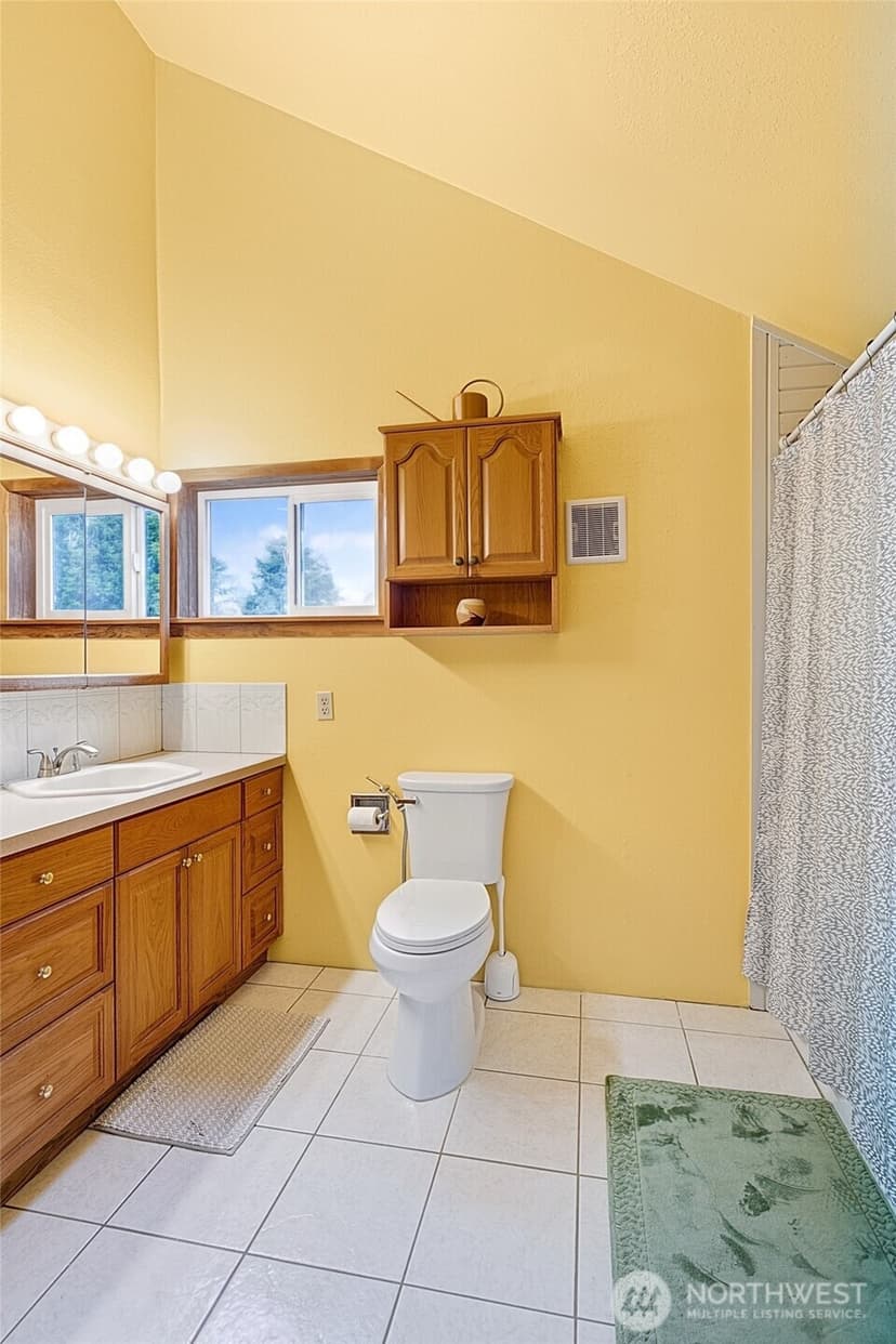 Property photo for 737 Dover Court SE, Ocean Shores photo 31