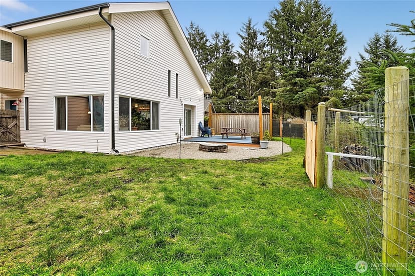 Property photo for 737 Dover Court SE, Ocean Shores photo 35