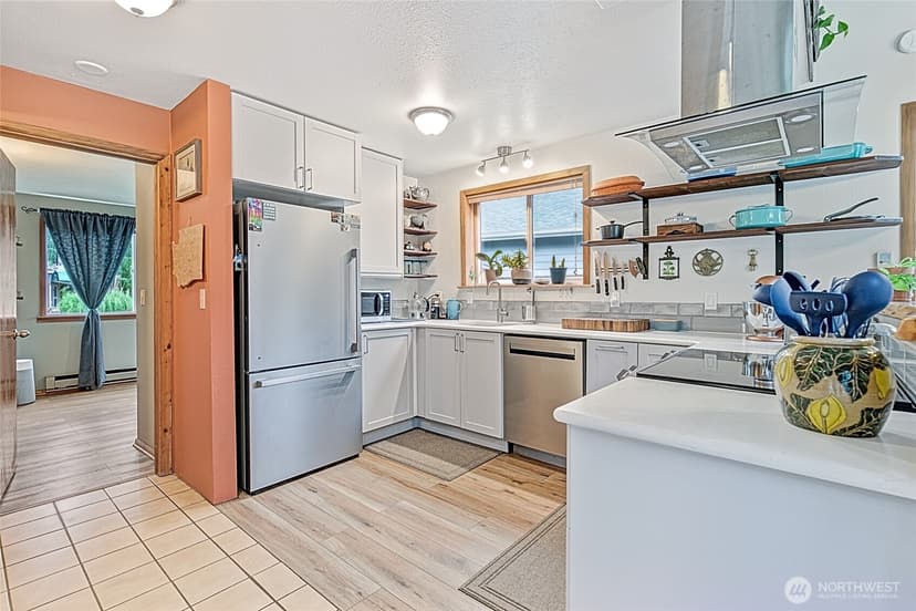 Property photo for 737 Dover Court SE, Ocean Shores photo 14