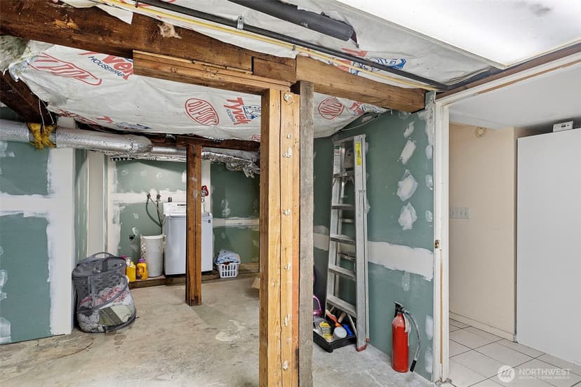 Property photo for 624 E Division Lane, Tacoma photo 19