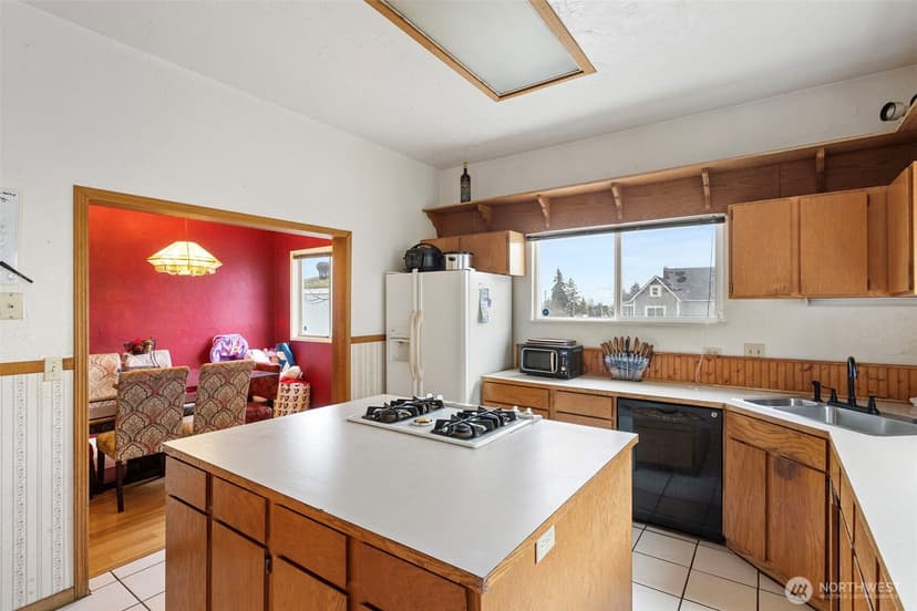 Property photo for 624 E Division Lane, Tacoma photo 10