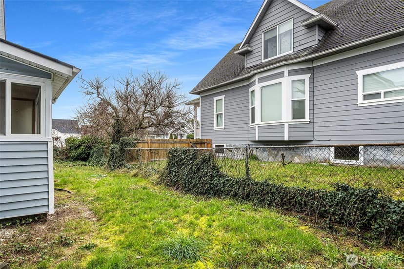 Property photo for 624 E Division Lane, Tacoma photo 27
