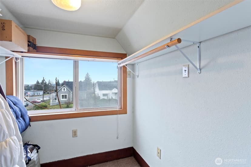 Property photo for 624 E Division Lane, Tacoma photo 21