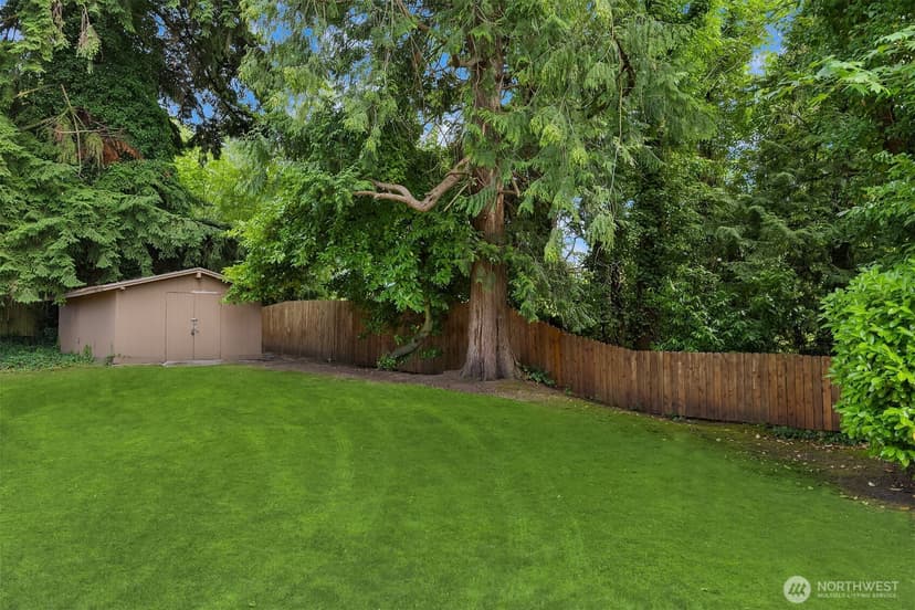 Property photo for 1816 114th Avenue NE, Bellevue photo 4