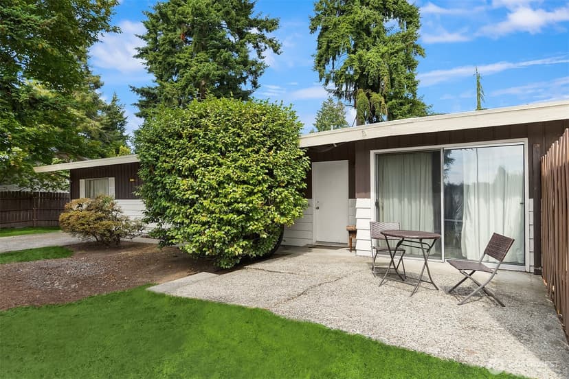 Property photo for 1816 114th Avenue NE, Bellevue photo 2