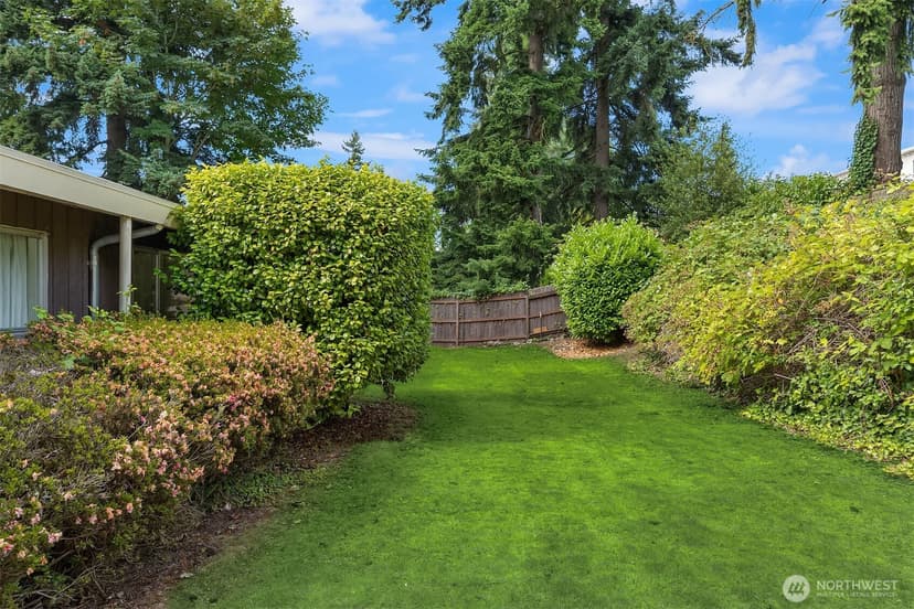 Property photo for 1816 114th Avenue NE, Bellevue photo 5
