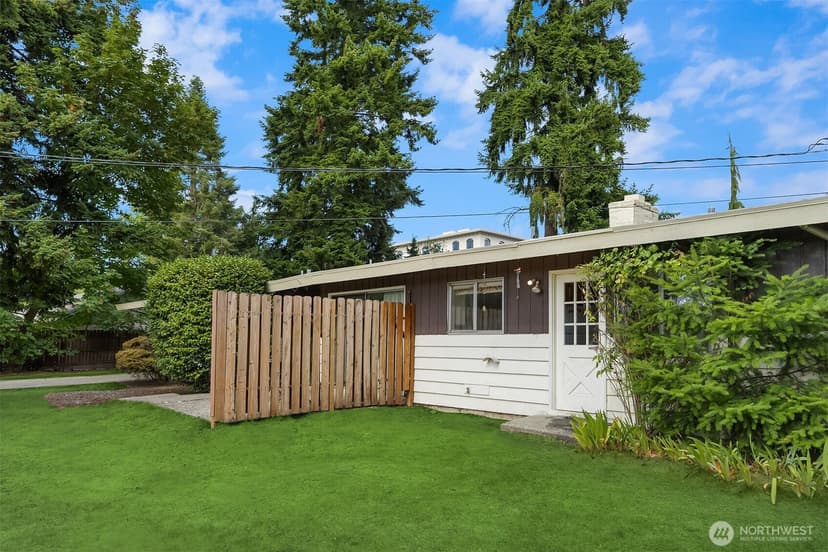 Property photo for 1816 114th Avenue NE, Bellevue photo 6