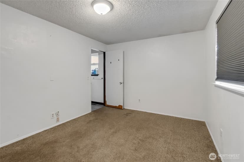 Property photo for 8214 Woodbourne Drive SW, Lakewood photo 11