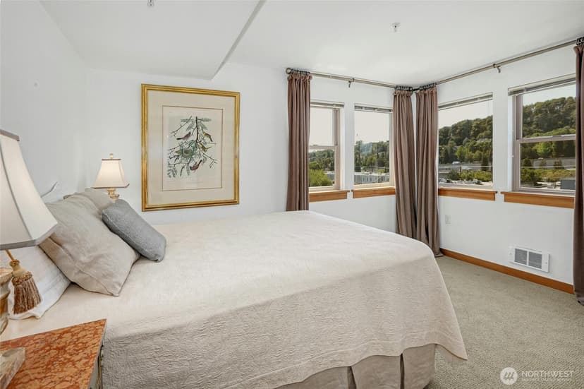 Property photo for 827 Hiawatha Place S #405, Seattle photo 12
