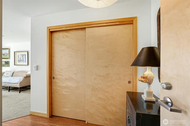 Property photo for 827 Hiawatha Place S #405, Seattle photo 3