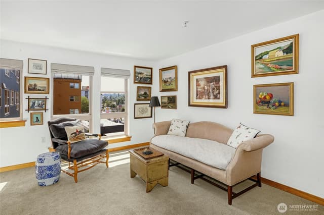 Property photo for 827 Hiawatha Place S #405, Seattle photo 5