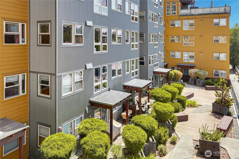 Property photo for 827 Hiawatha Place S #405, Seattle photo 17