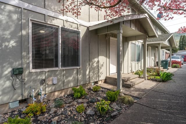 Property photo for 316 E Wapato Avenue #1, Chelan photo 2