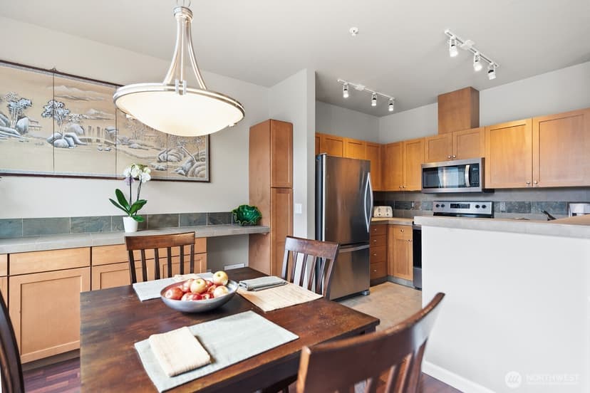 Property photo for 23420 SE Black Nugget Road #F302, Issaquah photo 7