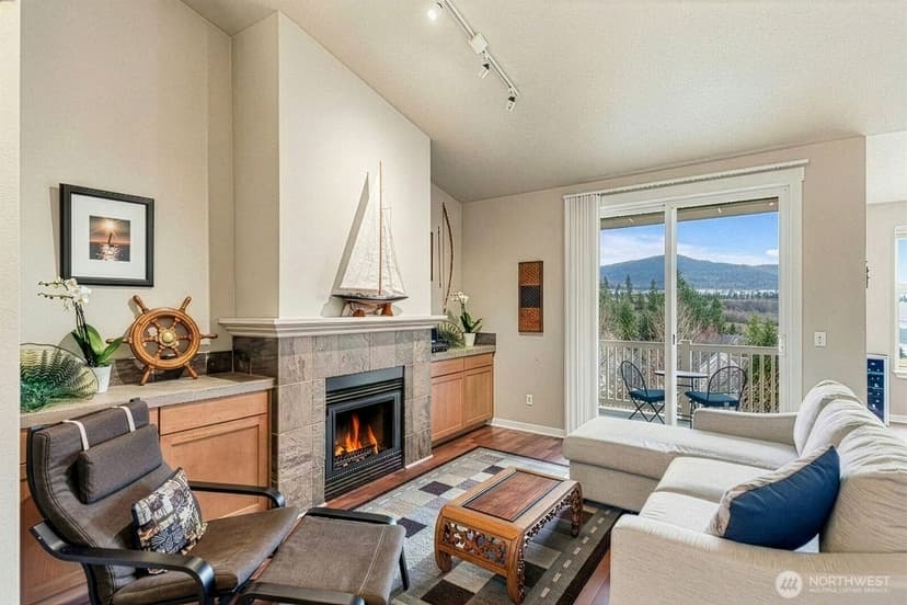 Property photo for 23420 SE Black Nugget Road #F302, Issaquah photo 4
