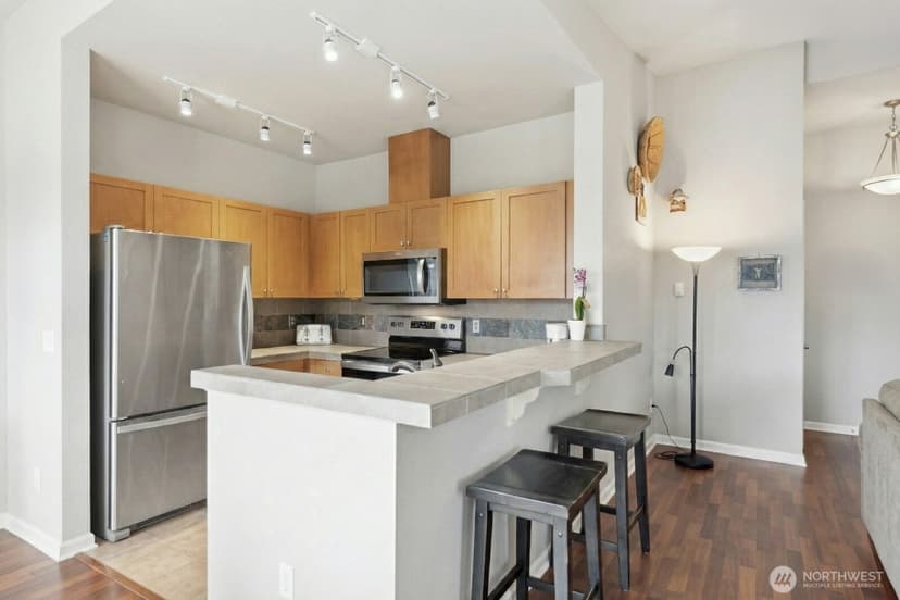 Property photo for 23420 SE Black Nugget Road #F302, Issaquah photo 10