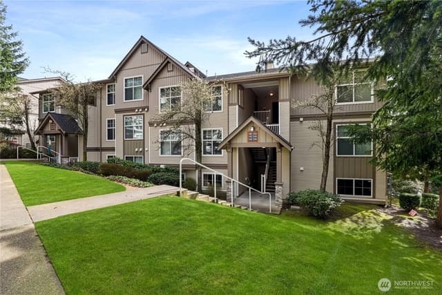 Property photo for 23420 SE Black Nugget Road #F302, Issaquah photo 3