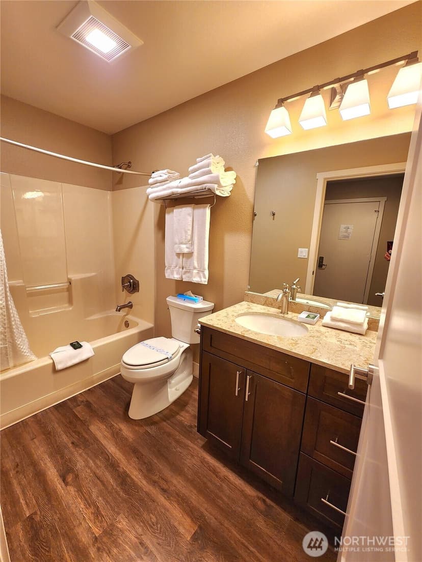Property photo for 1 Lakeside 704-H, Manson photo 14