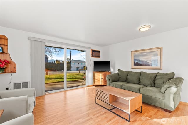 Property photo for 321 S 3rd Street #1, Chelan photo 4