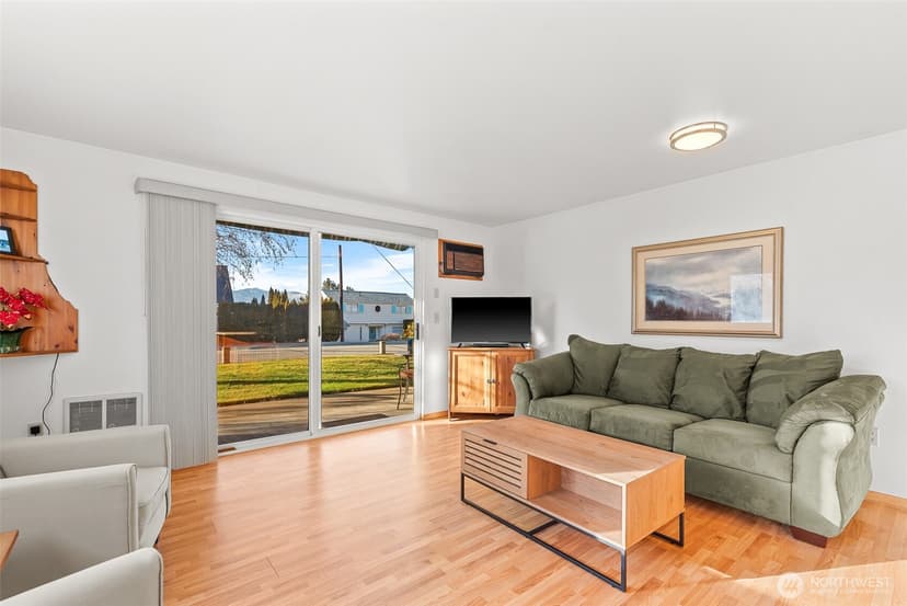 Property photo for 321 S 3rd Street #1, Chelan photo 4