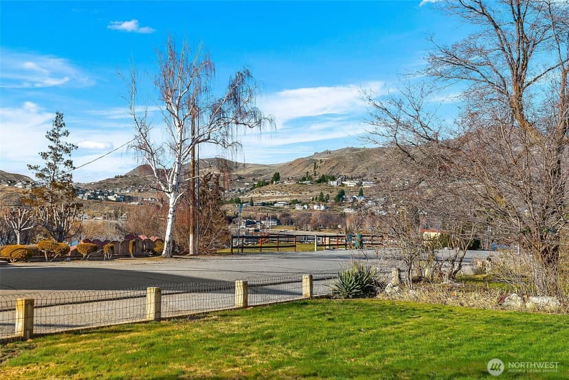 Property photo for 321 S 3rd Street #1, Chelan photo 26