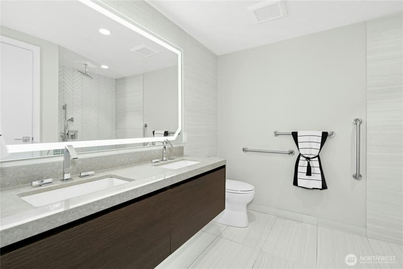 Property photo for 188 Bellevue Way NE #303, Bellevue photo 16