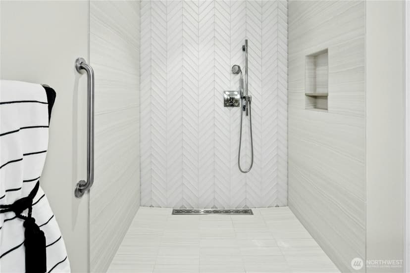Property photo for 188 Bellevue Way NE #303, Bellevue photo 18