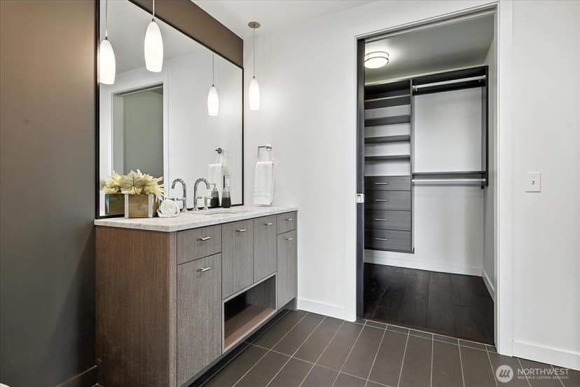 Property photo for 1321 Seneca Street #505, Seattle photo 30