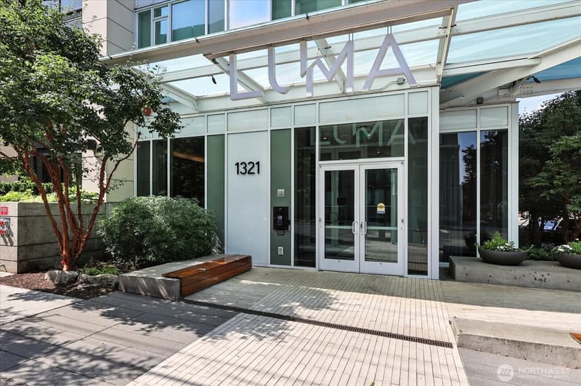 Property photo for 1321 Seneca Street #505, Seattle photo 3