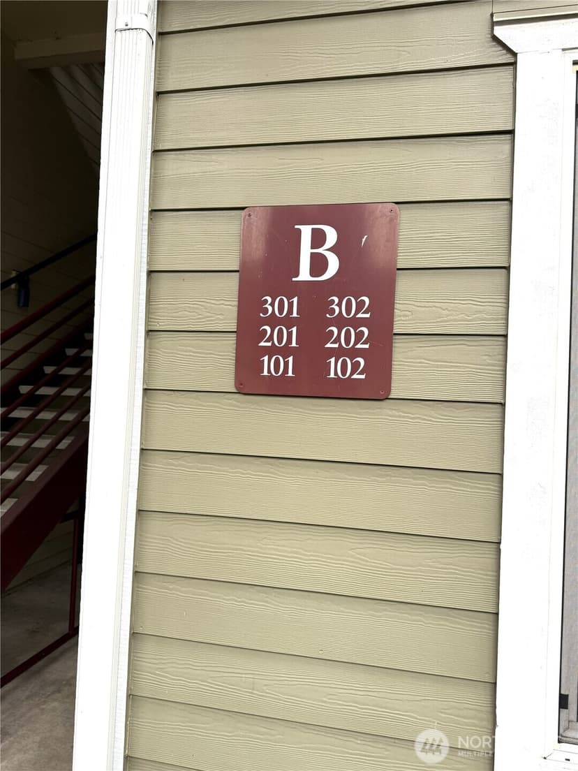 Property photo for 13000 Admiralty Way #B201, Everett photo 15