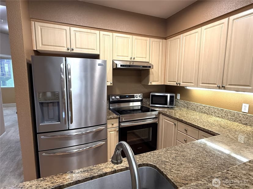 Property photo for 13000 Admiralty Way #B201, Everett photo 7