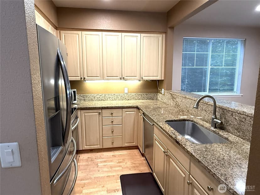 Property photo for 13000 Admiralty Way #B201, Everett photo 6