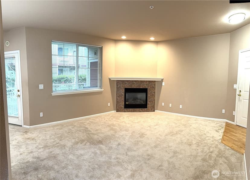 Property photo for 13000 Admiralty Way #B201, Everett photo 4