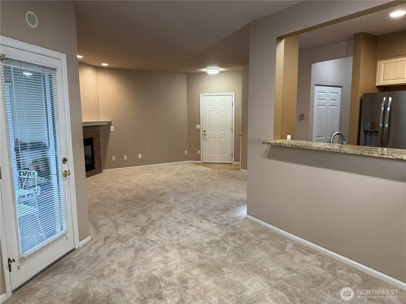 Property photo for 13000 Admiralty Way #B201, Everett photo 5