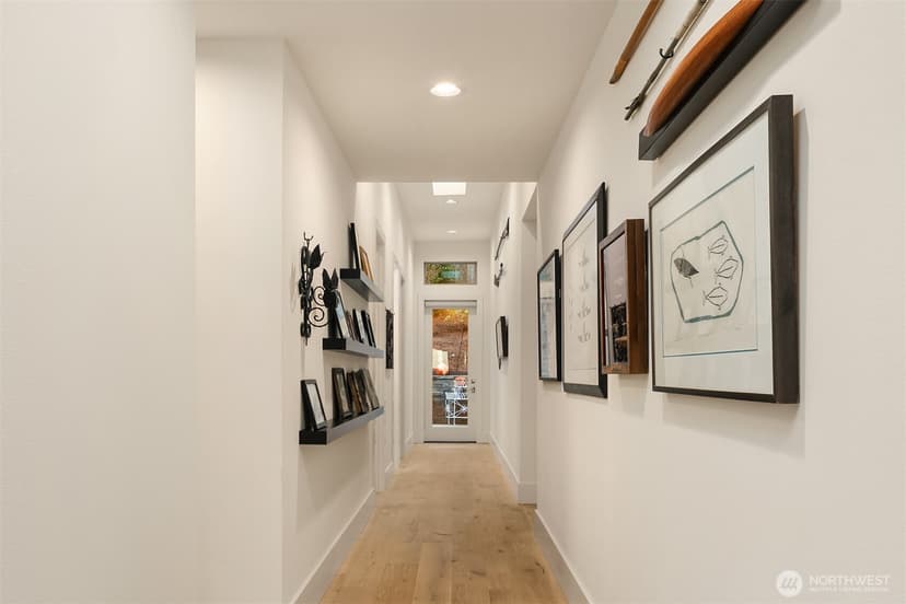 Property photo for 3743 W Commodore Way, Seattle photo 17