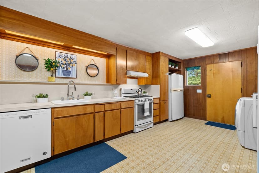 Property photo for 17012 SE 128th Street, Renton photo 10