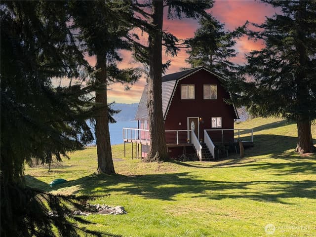 Property photo for 46 G Mukilteo Way, Hat Island photo 2