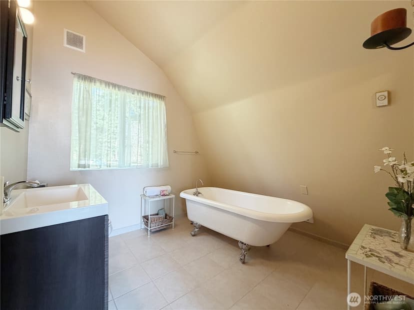 Property photo for 46 G Mukilteo Way, Hat Island photo 25