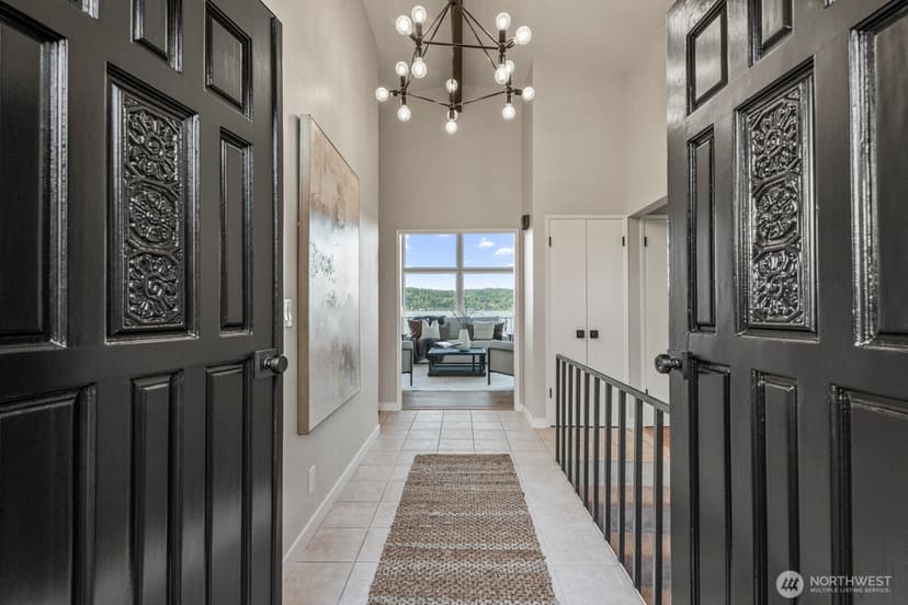 Property photo for 5110 NW Sammamish Road, Issaquah photo 4