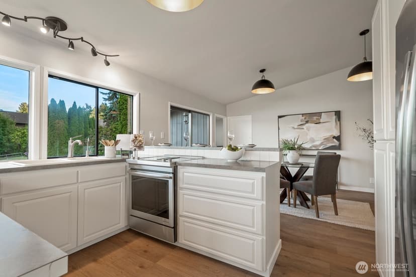 Property photo for 5110 NW Sammamish Road, Issaquah photo 15