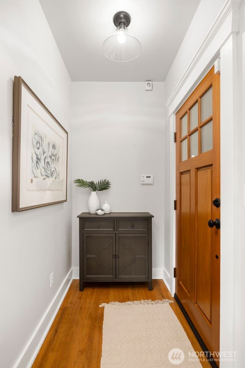 Property photo for 4748 4th Avenue NE, Seattle photo 6
