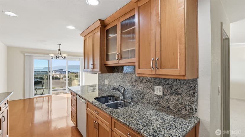 Property photo for 22222 Dock Avenue S #1B, Des Moines photo 13