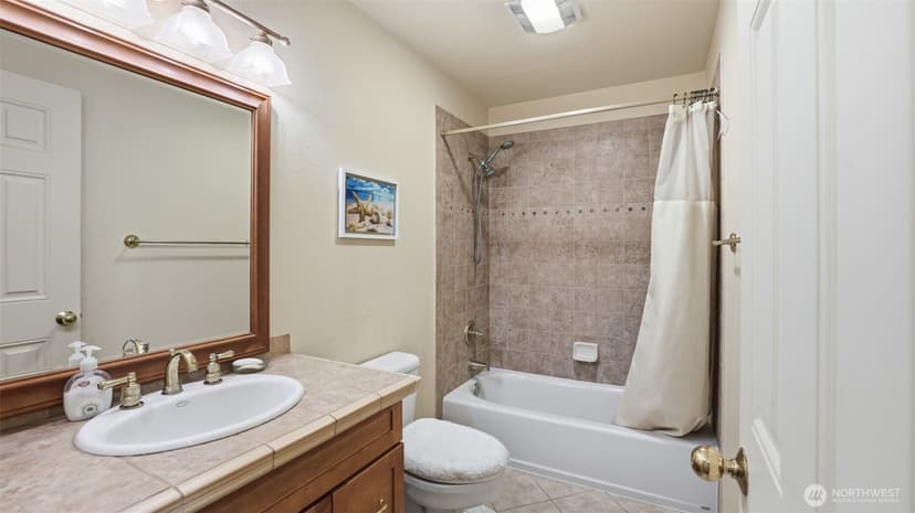 Property photo for 22222 Dock Avenue S #1B, Des Moines photo 14