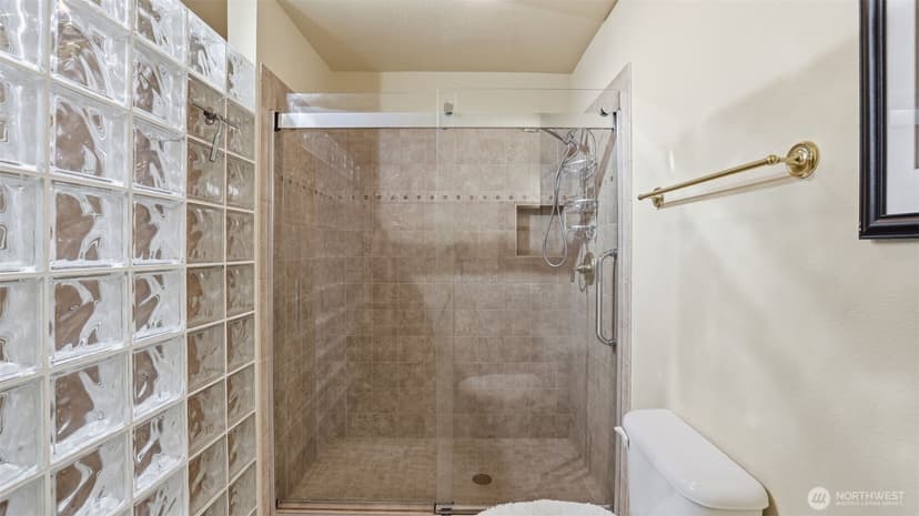Property photo for 22222 Dock Avenue S #1B, Des Moines photo 19