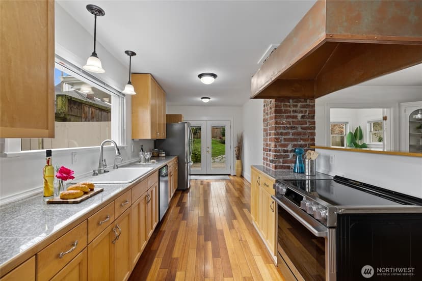 Property photo for 510 N Yakima Avenue, Tacoma photo 3
