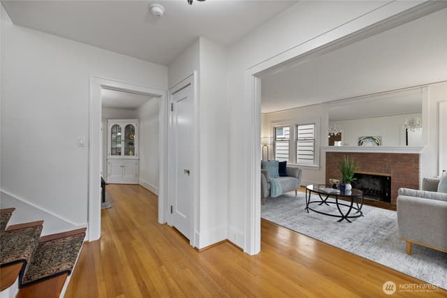 Property photo for 510 N Yakima Avenue, Tacoma photo 2