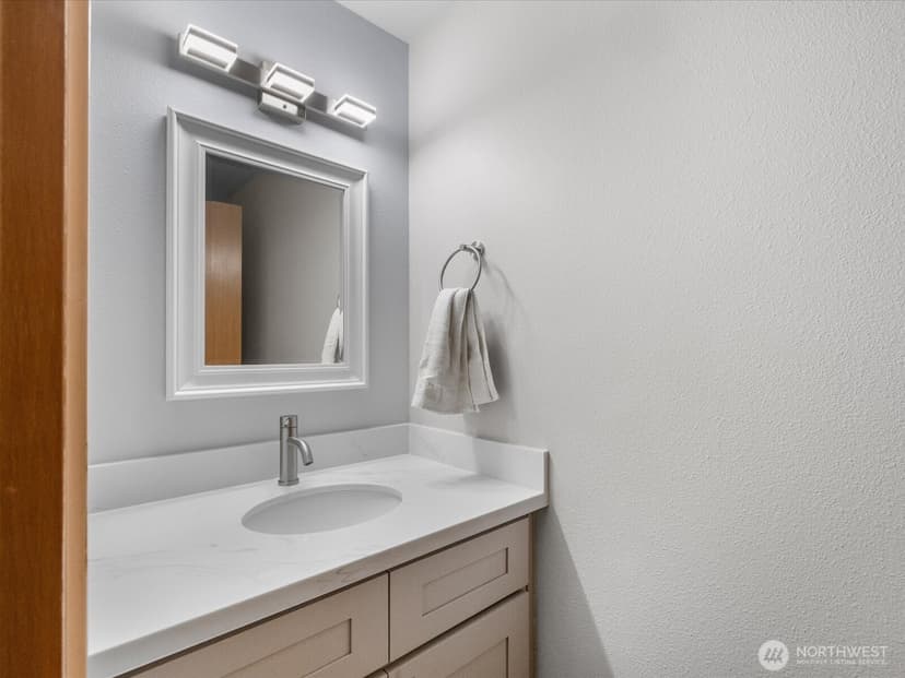 Property photo for 21227 76th Avenue W #B8, Edmonds photo 7