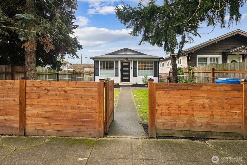 Property photo for 5531 18th Avenue S, Seattle photo 2